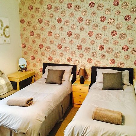 At Your Service B&B Yeovil Esterno foto