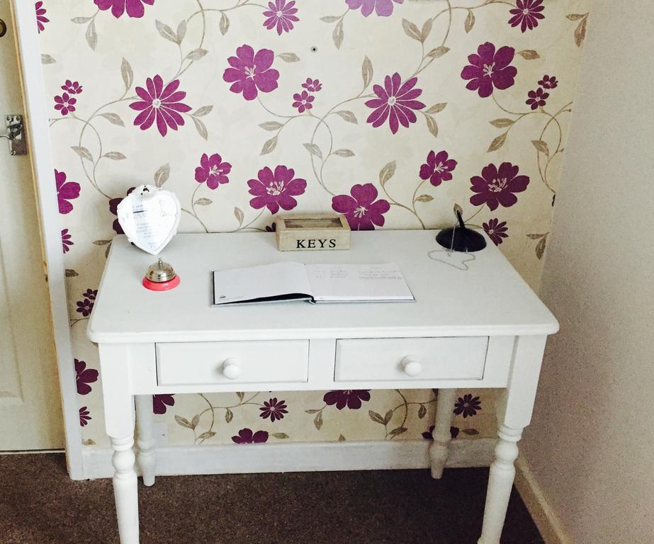 At Your Service B&B Yeovil Esterno foto