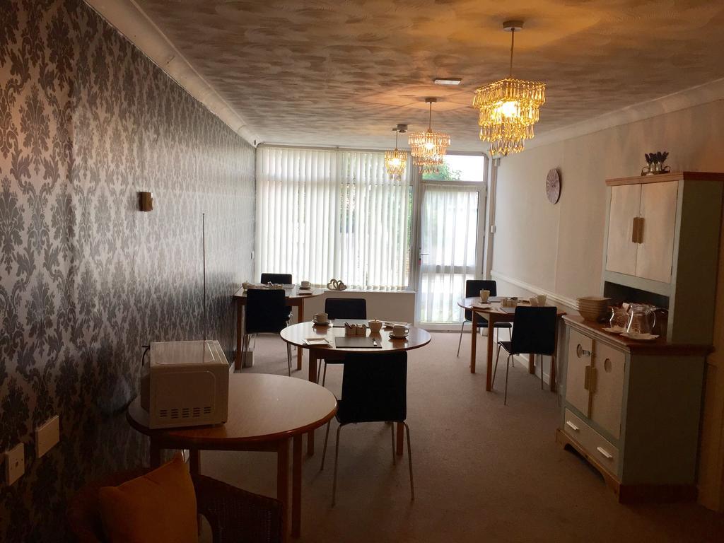 At Your Service B&B Yeovil Esterno foto